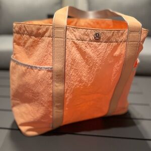 Lululemon Daily Multi-Pocket Tote Bag 20L